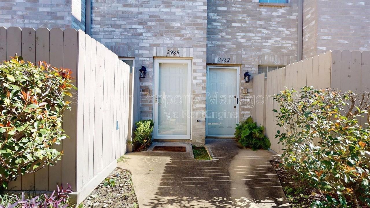 2984 Holly Hall St - Photo 2 of 26