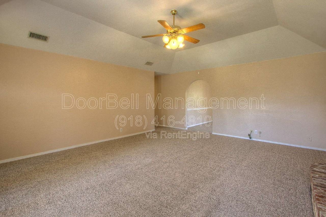 2520 W Honolulu St - Photo 4 of 24