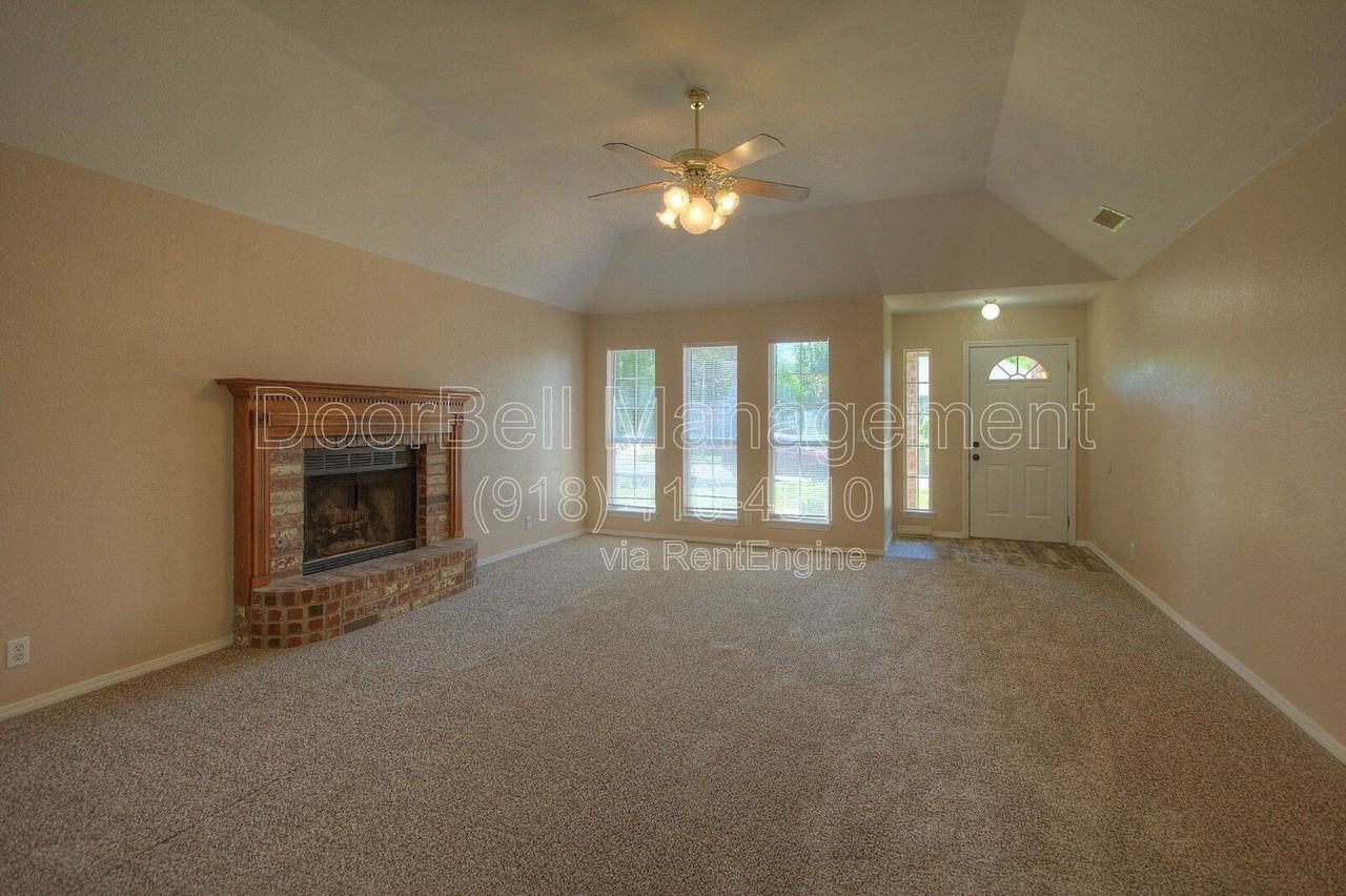 2520 W Honolulu St - Photo 6 of 24