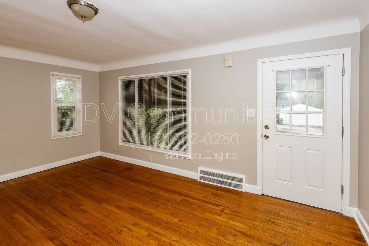 19001 Nitra Ave - Photo 2 of 15