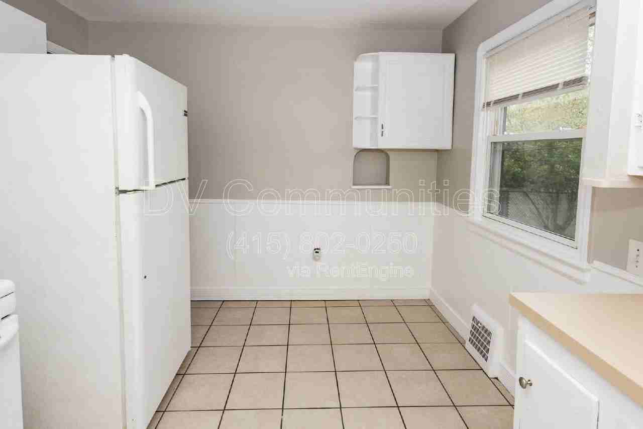 19001 Nitra Ave - Photo 7 of 15