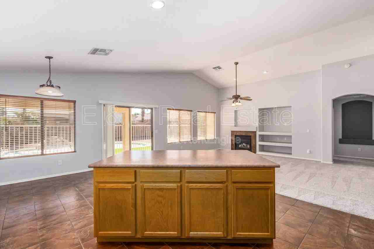 10315 E Jan Ave - Photo 7 of 23