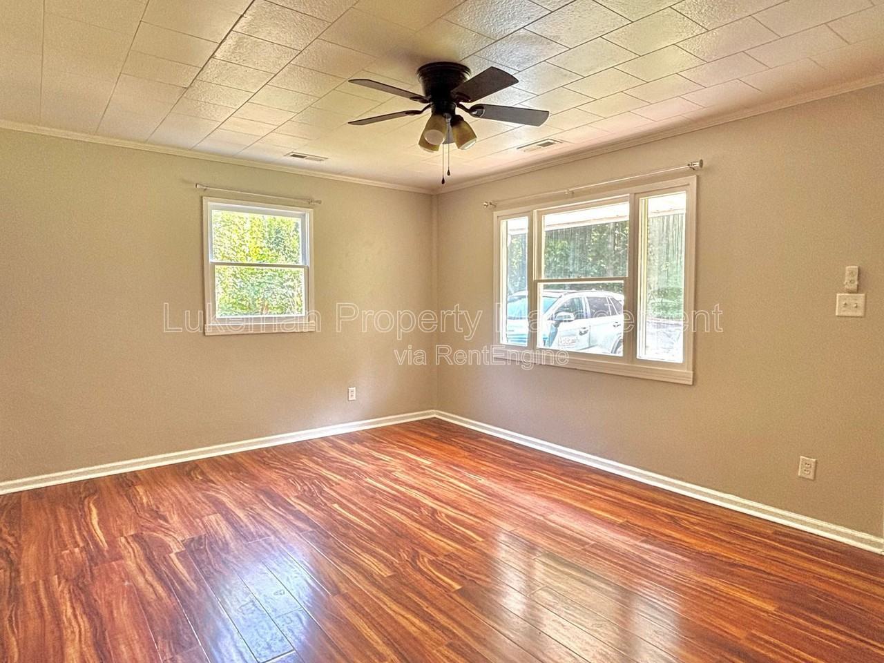 217 Wallace Ave - Photo 2 of 18