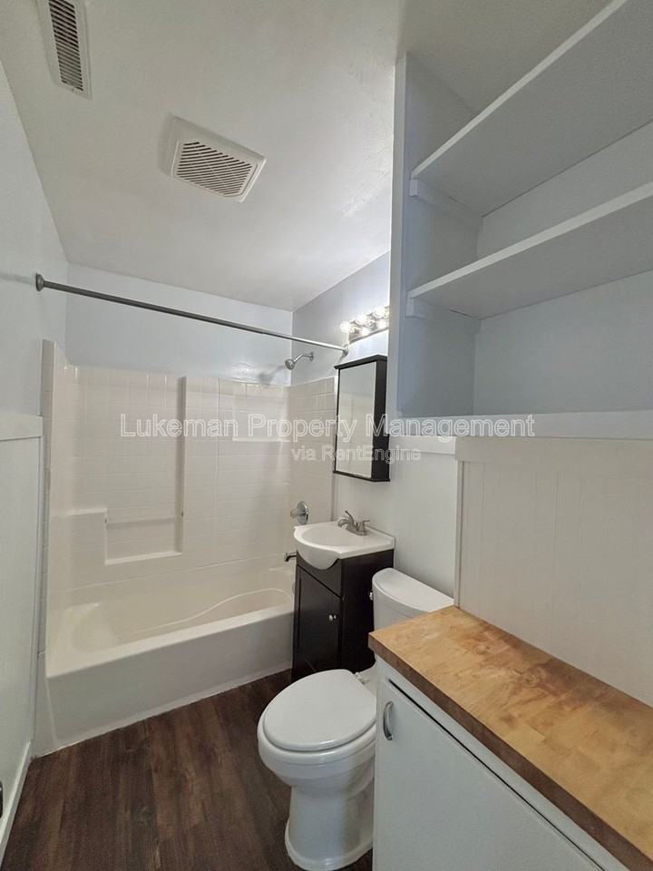 217 Wallace Ave - Photo 6 of 18