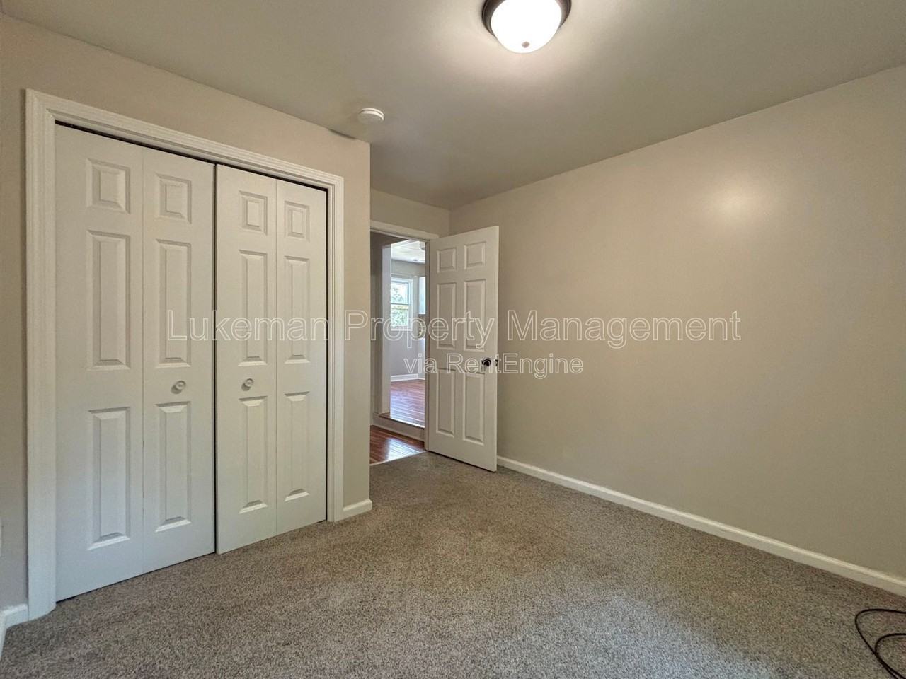 217 Wallace Ave - Photo 7 of 18