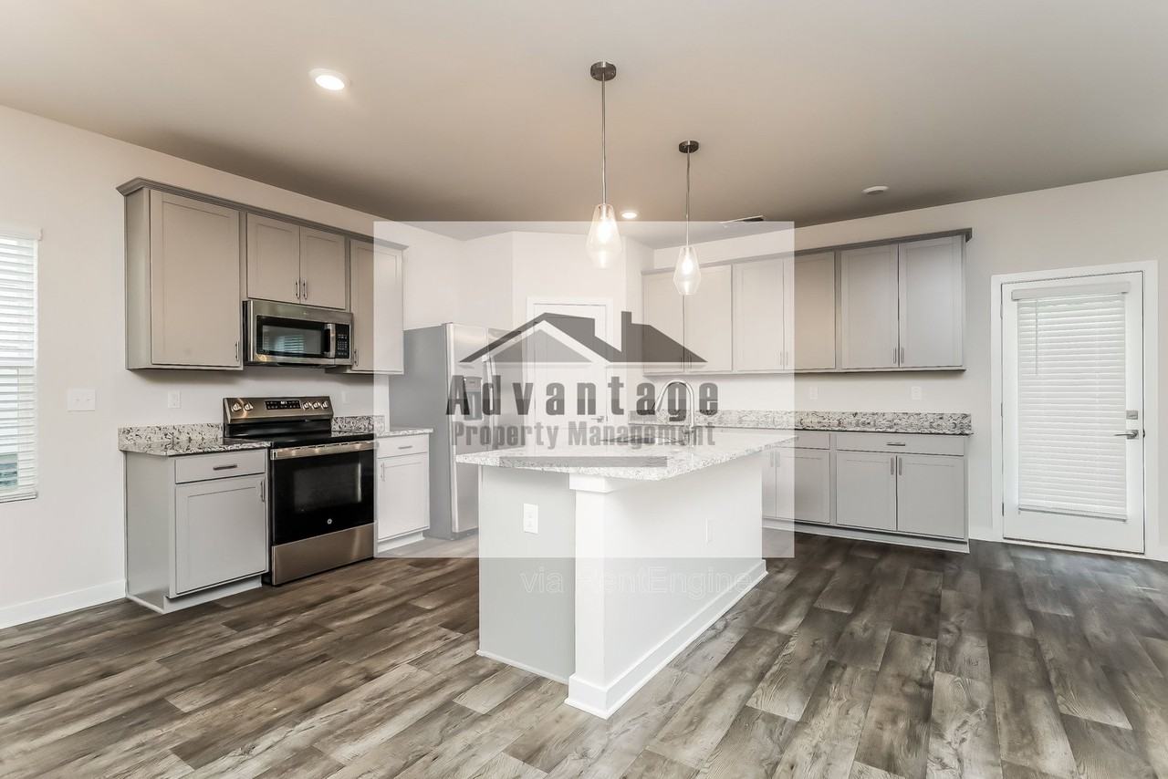 181 Weldon Rd - Photo 6 of 17