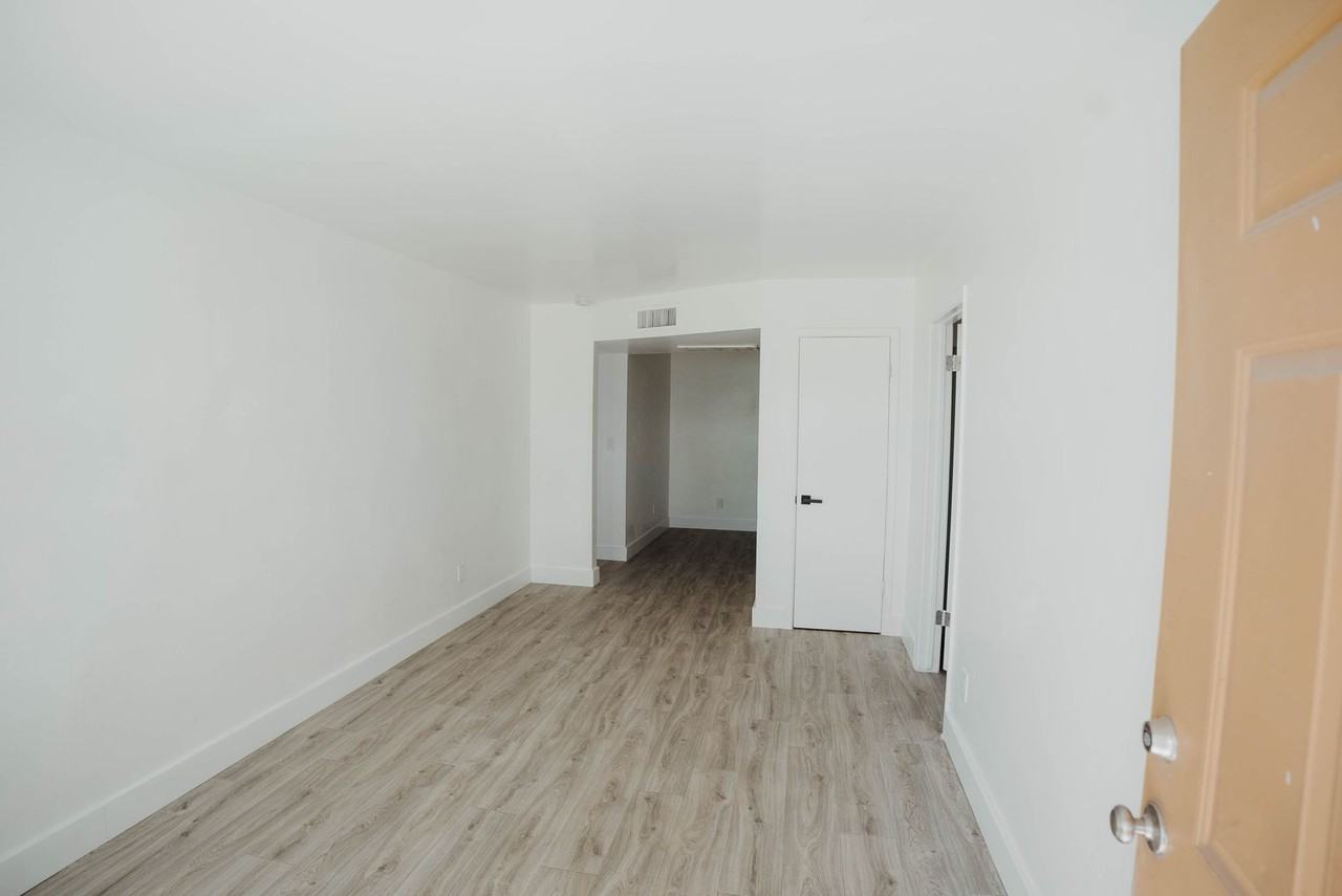 Apache Road Apartments - Photo 3 of 18