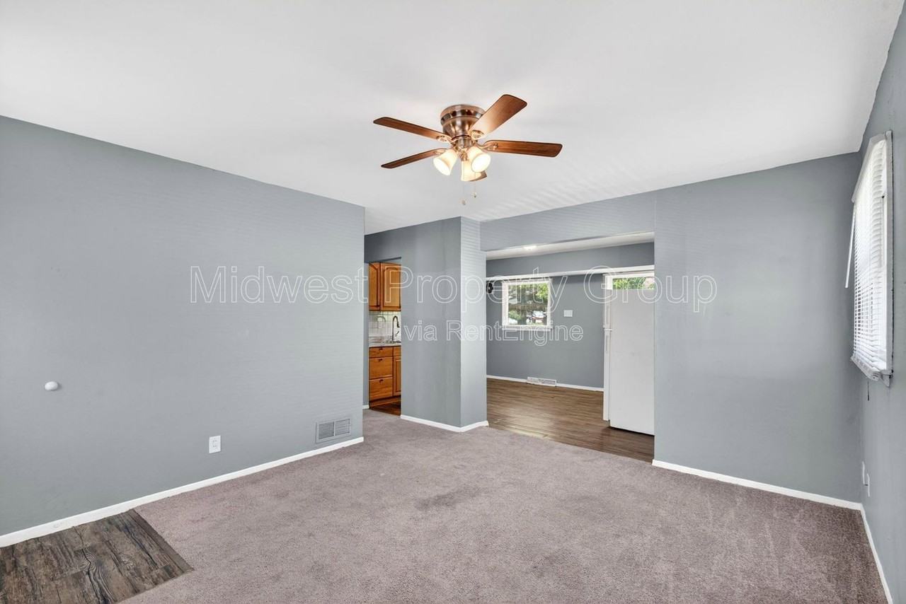 409 Shepley Dr - Photo 4 of 26