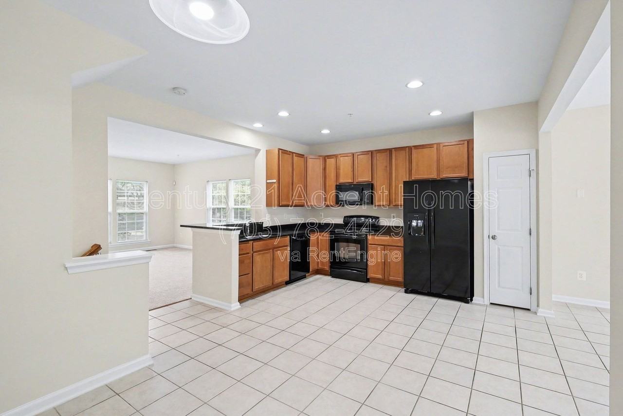 23515 Forest Haven Way - Photo 6 of 39