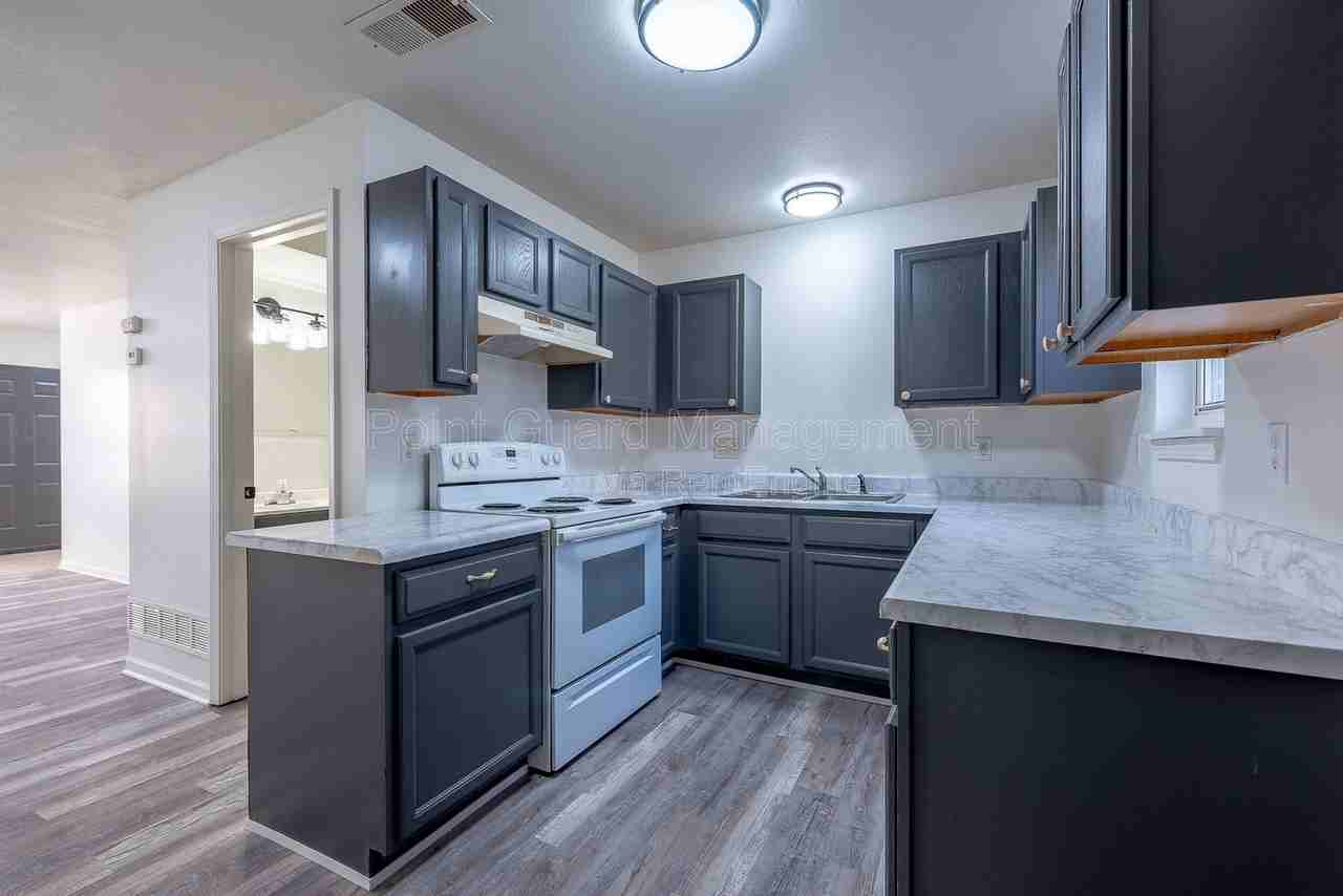 321 W South Ave #9 - Photo 5 of 27