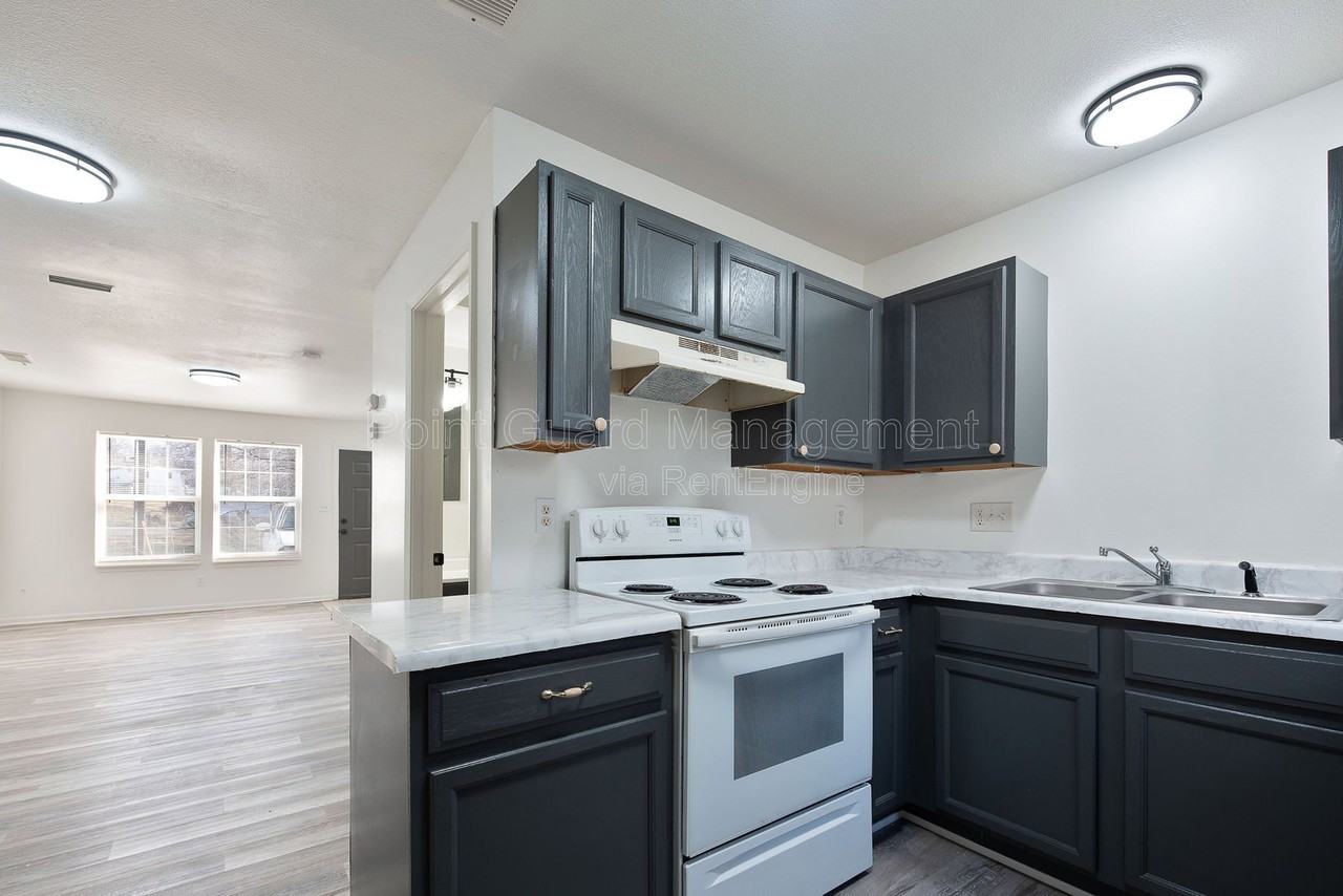 321 W South Ave #9 - Photo 7 of 27