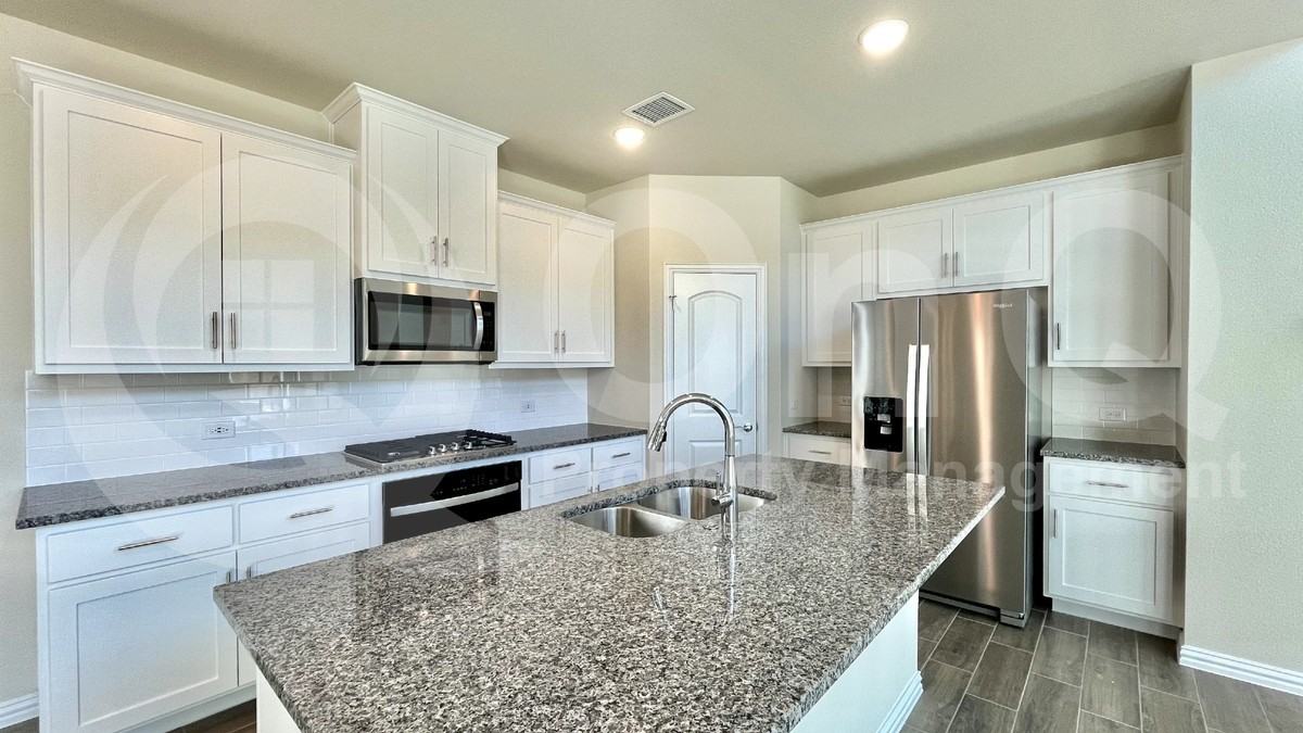 2721 Green River Rd - Photo 2 of 30