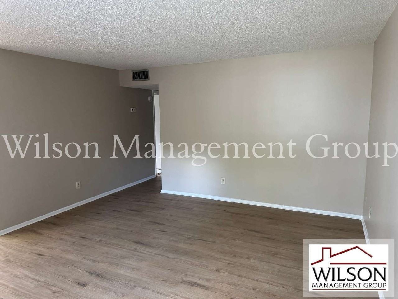 2365 Oak Park Way - Photo 4 of 27
