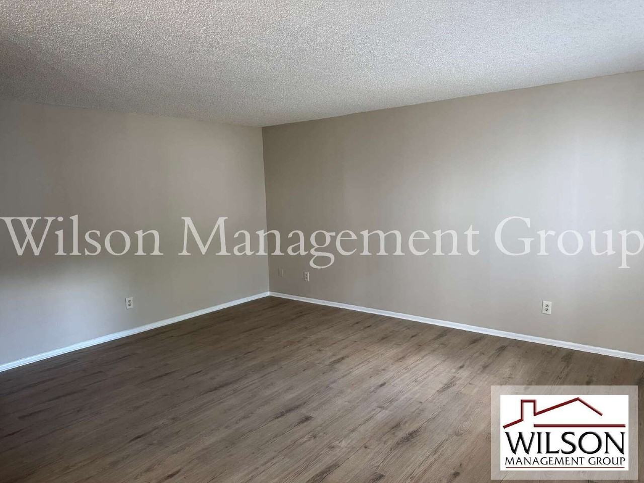 2365 Oak Park Way - Photo 5 of 27