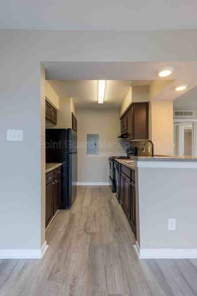 2236 Ridgmar Plz #40 - Photo 4 of 37