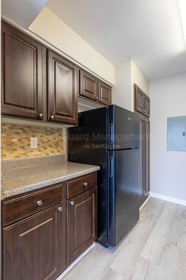 2236 Ridgmar Plz #40 - Photo 5 of 37