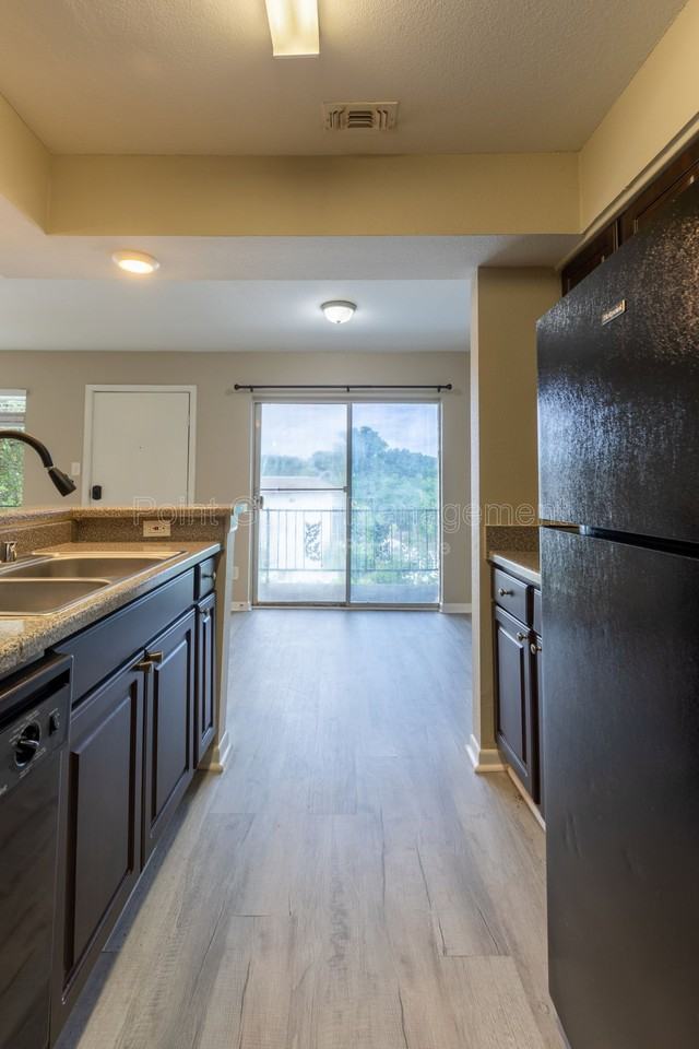 2236 Ridgmar Plz #40 - Photo 7 of 37