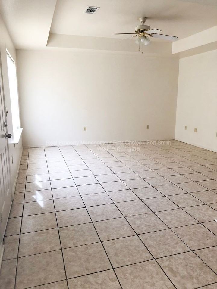 1447 Brazil Ave - Photo 2 of 13