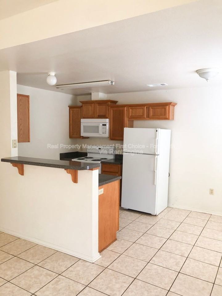 1447 Brazil Ave - Photo 4 of 13