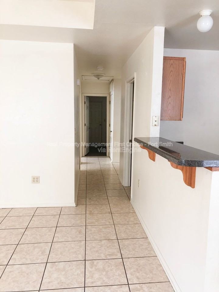 1447 Brazil Ave - Photo 6 of 13