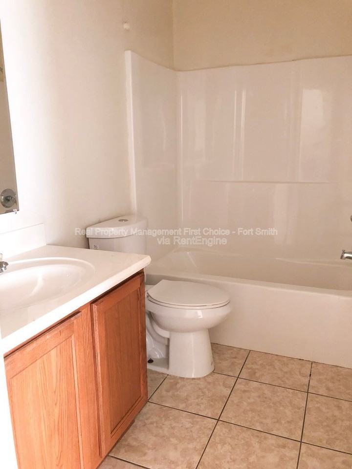 1447 Brazil Ave - Photo 7 of 13