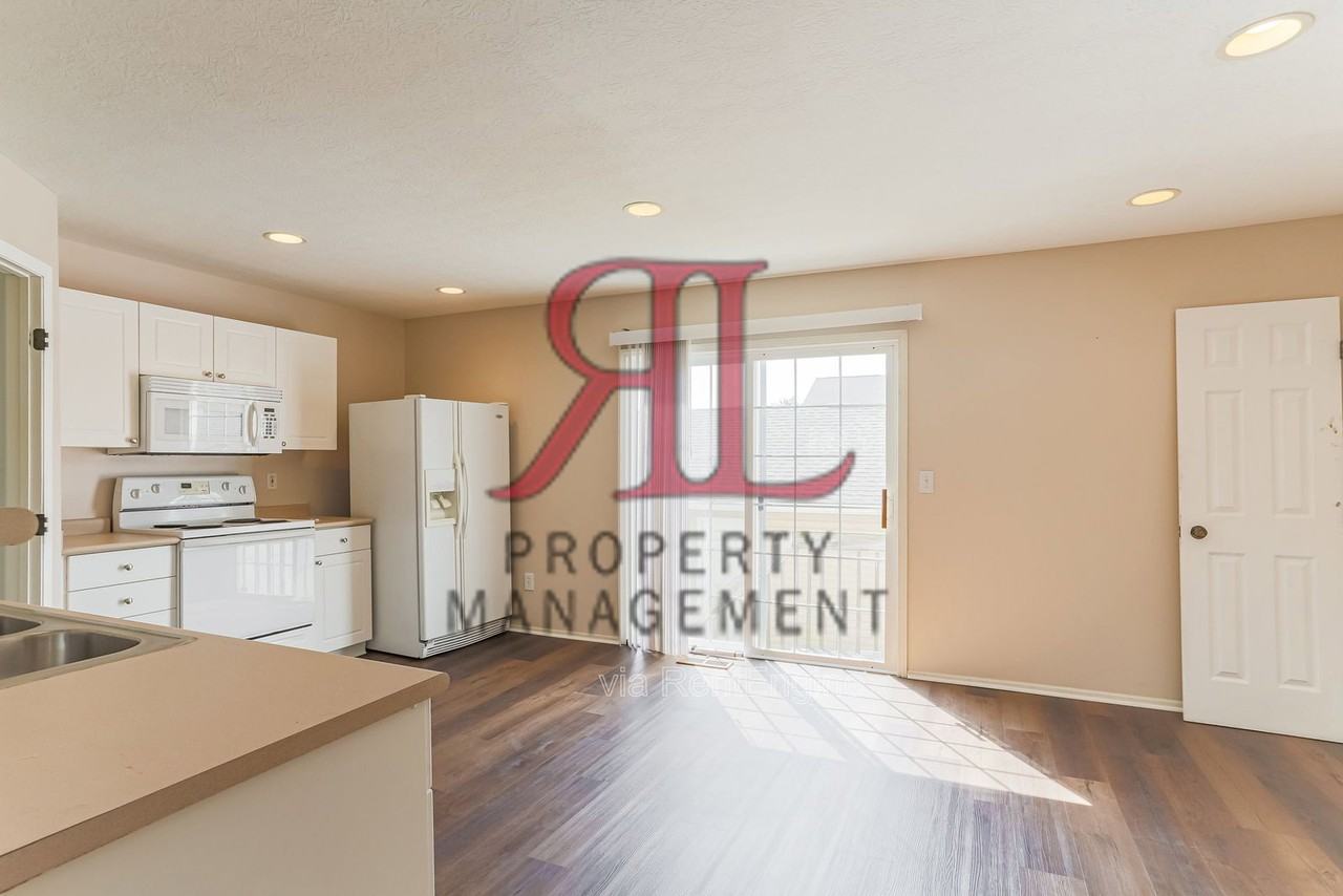 323 Oxford Oak Dr #1 - Photo 4 of 19