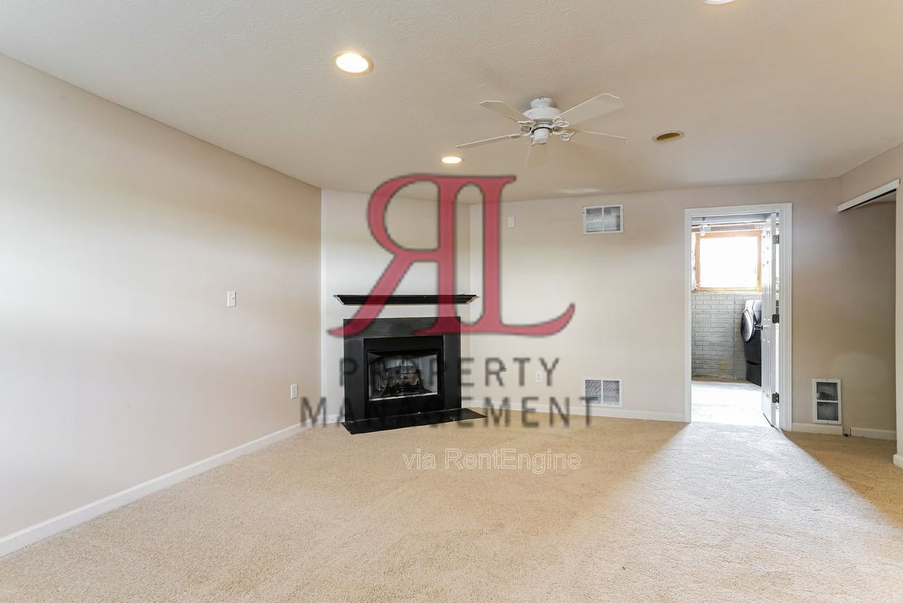 323 Oxford Oak Dr #1 - Photo 6 of 19