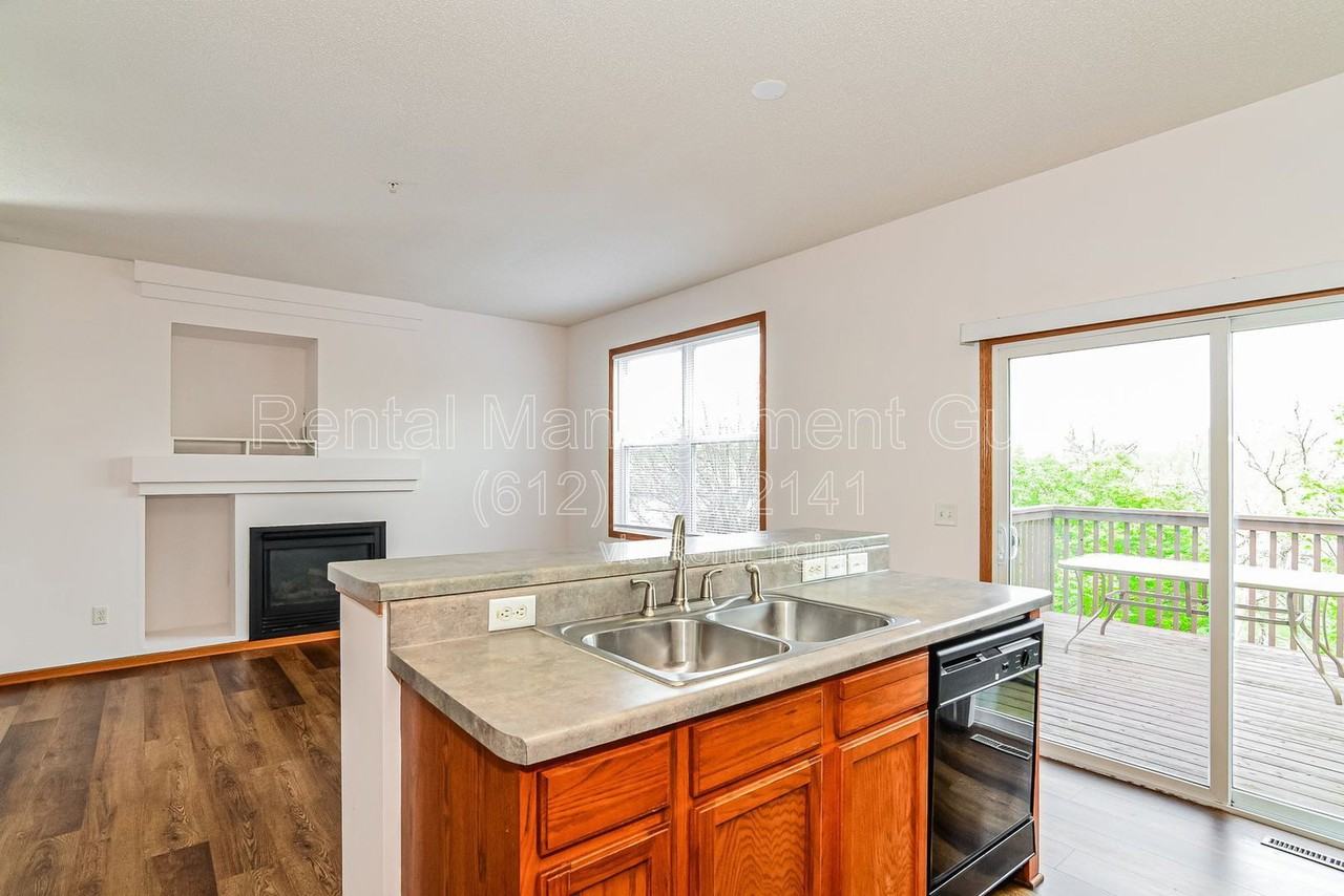 4572 Blaylock Cir - Photo 7 of 19