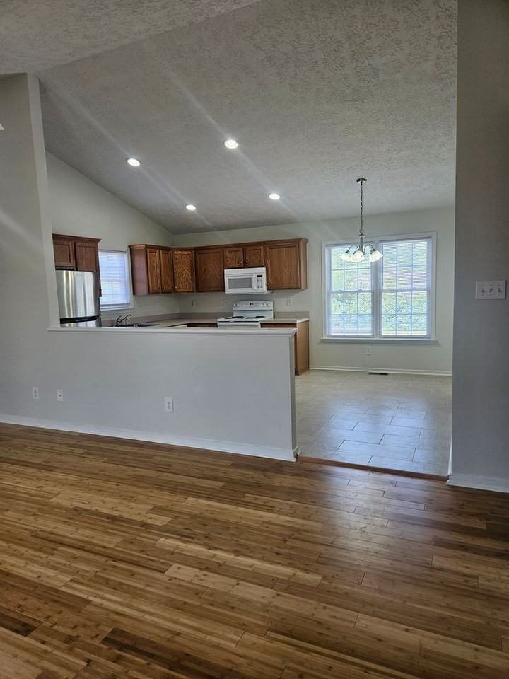 2524 National St - Photo 7 of 27