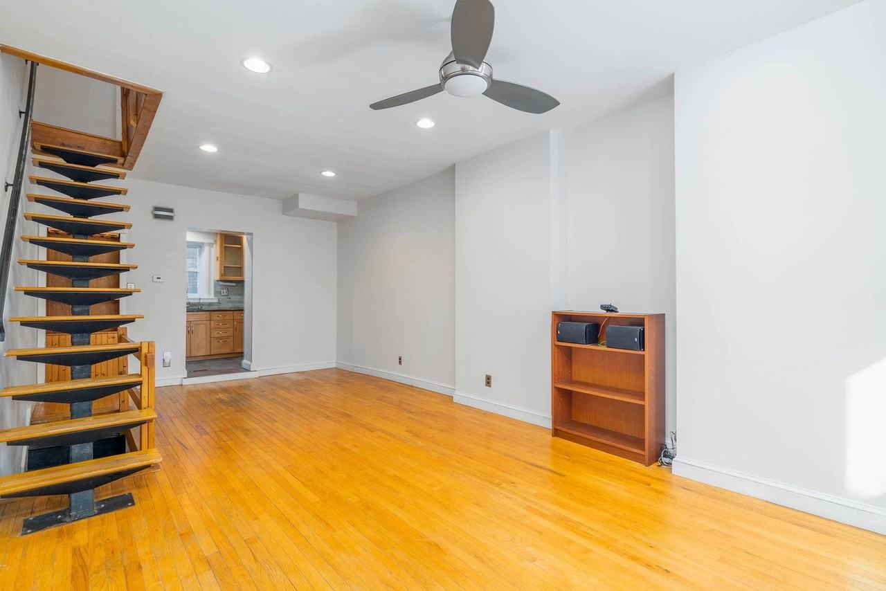 802 N Lecount St - Photo 6 of 27