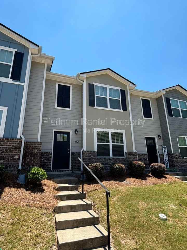 4456 Pinscher St - Photo 2 of 37