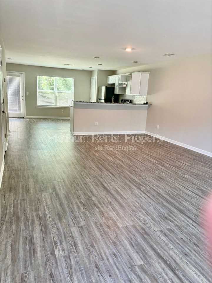 4456 Pinscher St - Photo 4 of 37