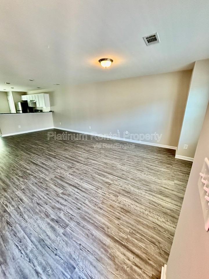 4456 Pinscher St - Photo 5 of 37