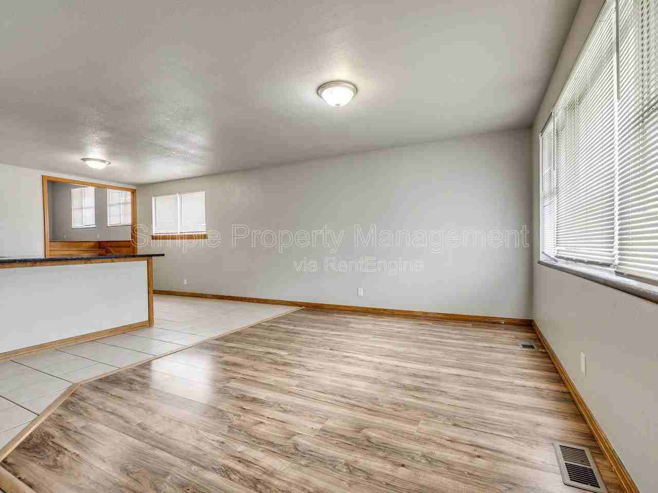 1802 S Dille Ave - Photo 3 of 23
