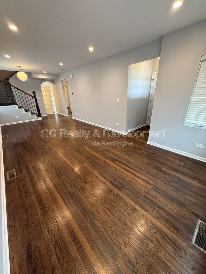 2036 S 1st Ave - Photo 4 of 15