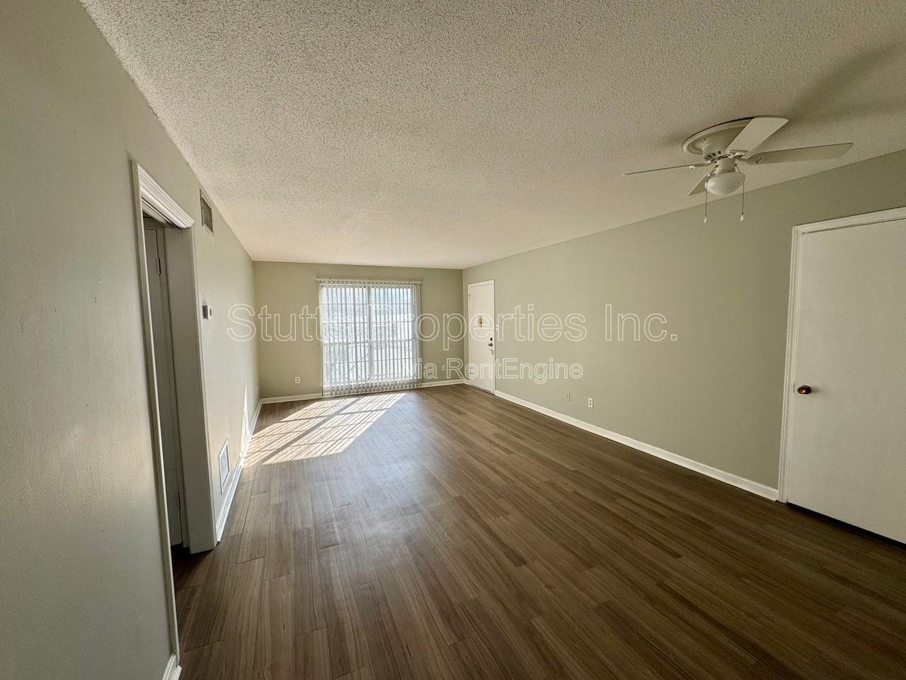 1975 Darby Dr #C2 - Photo 3 of 4