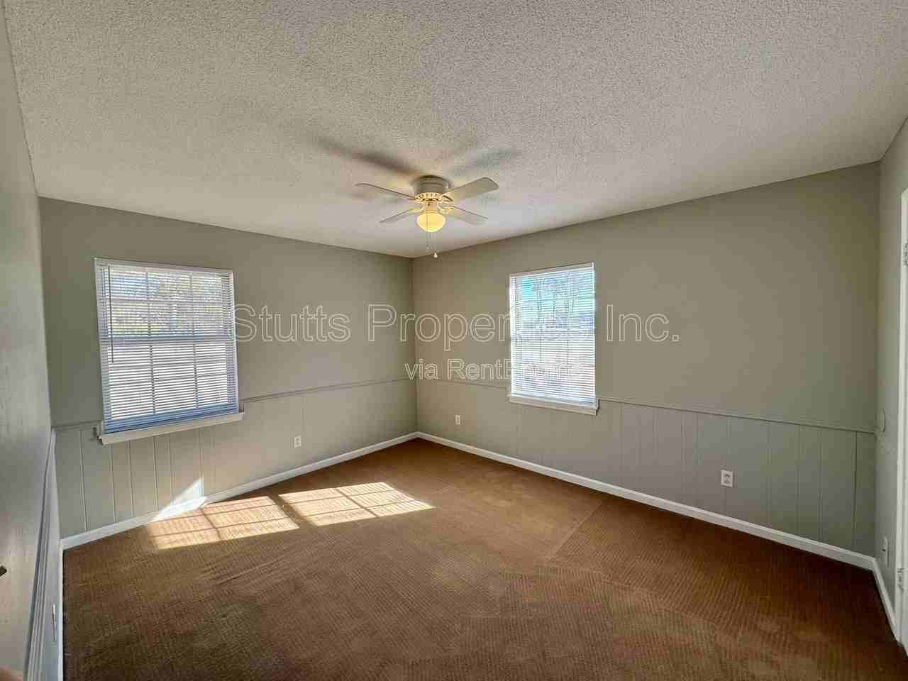 1975 Darby Dr #C2 - Photo 4 of 4