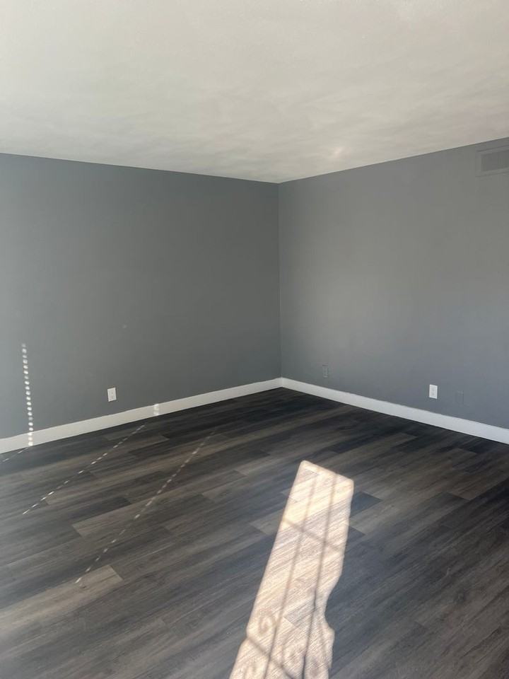 3344 Medina Ct - Photo 2 of 26
