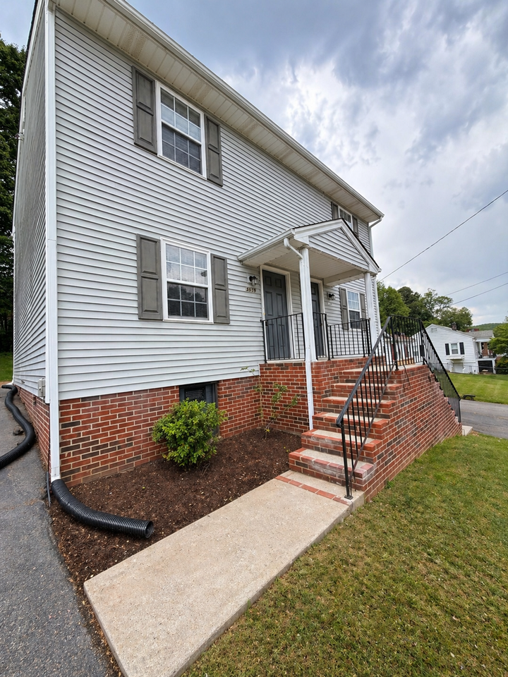 Troxell Townhomes - Photo 5 of 9
