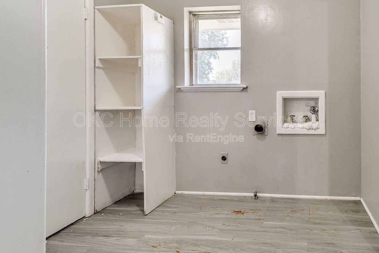 8712 Ne 25th St - Photo 6 of 15