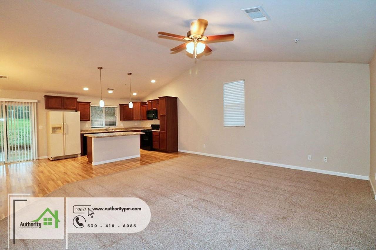 2381 Yellow Finch Way - Photo 6 of 26