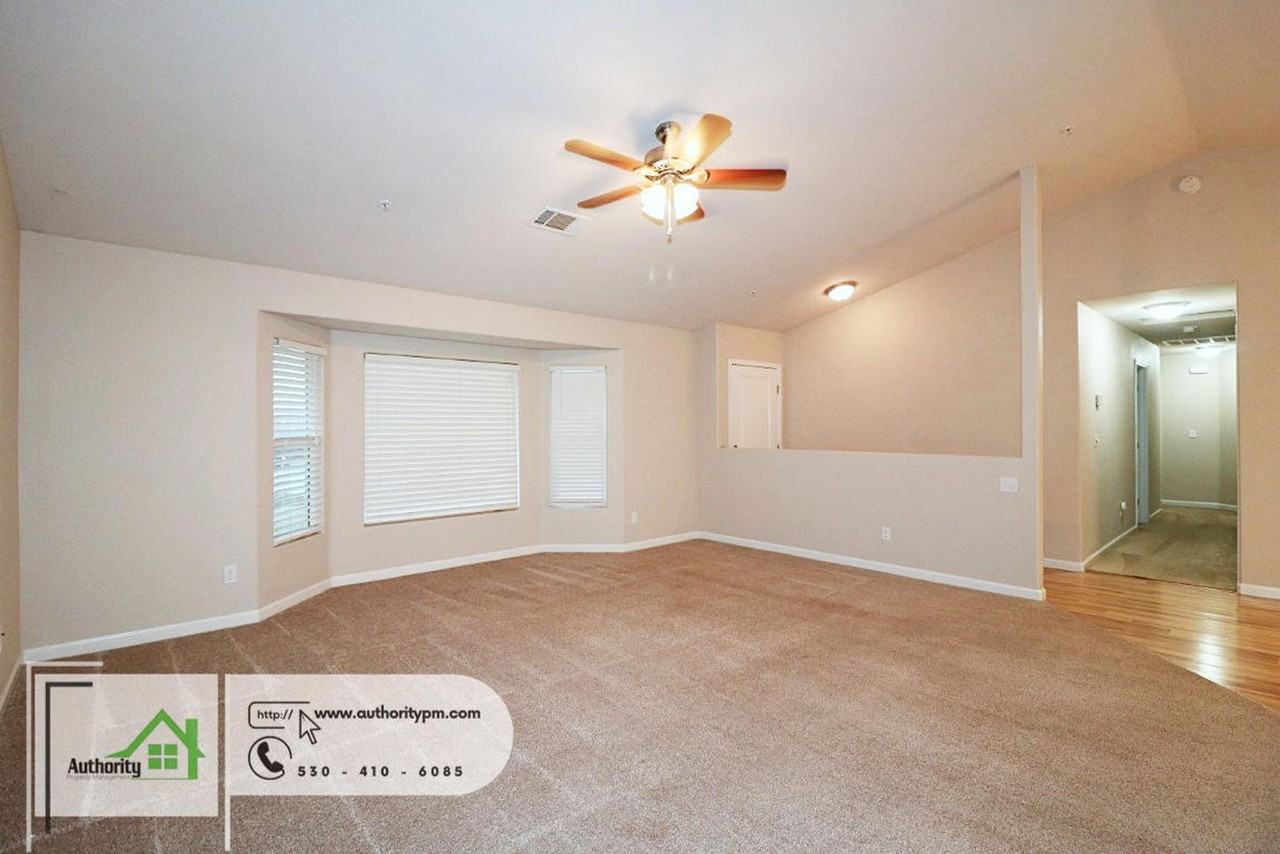 2381 Yellow Finch Way - Photo 7 of 26