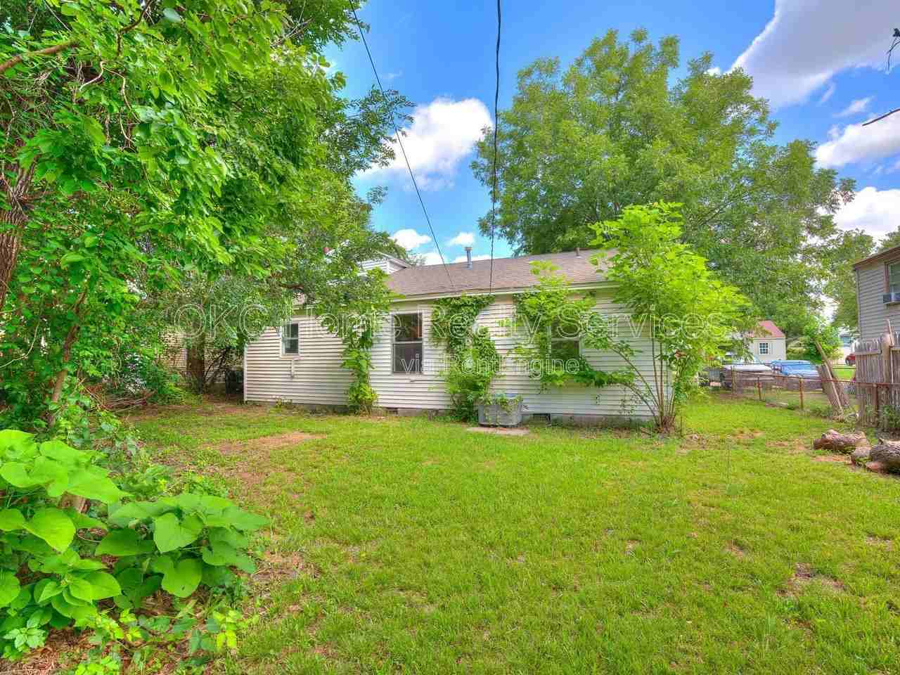 3304 Se 19th St - Photo 2 of 18