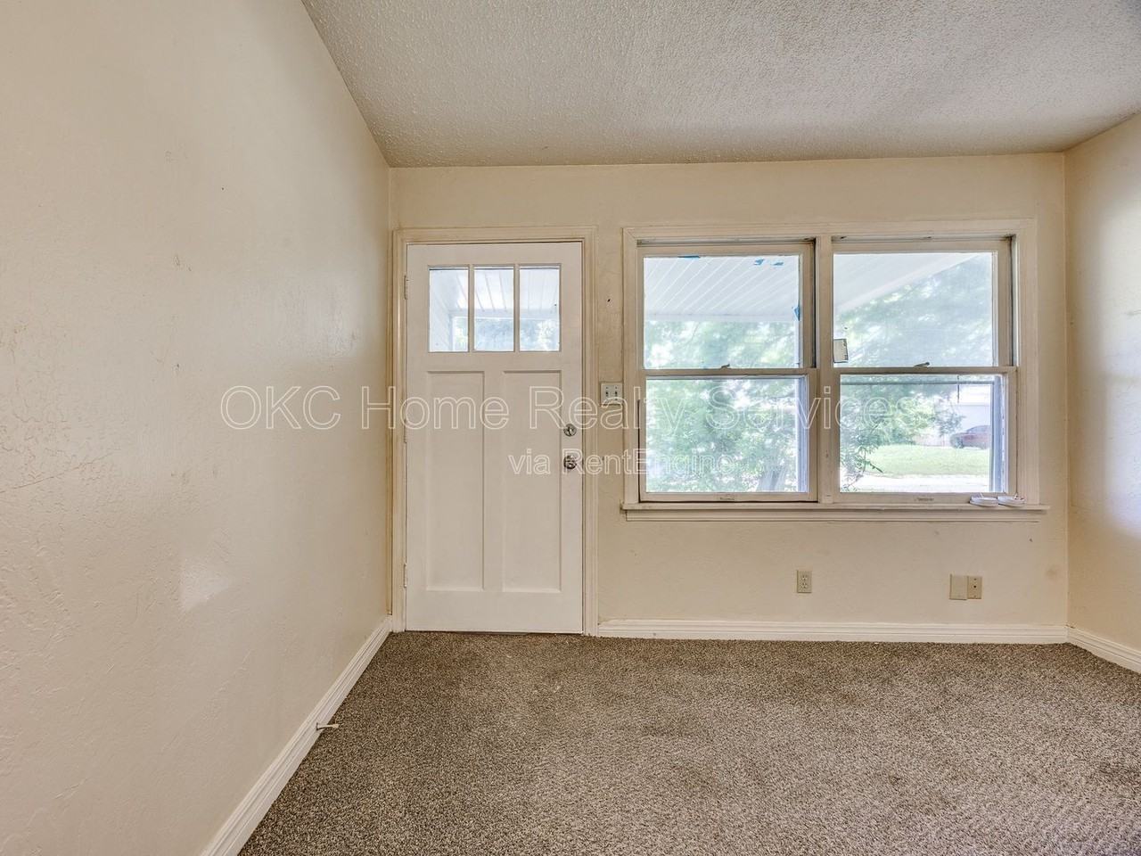 3304 Se 19th St - Photo 7 of 18
