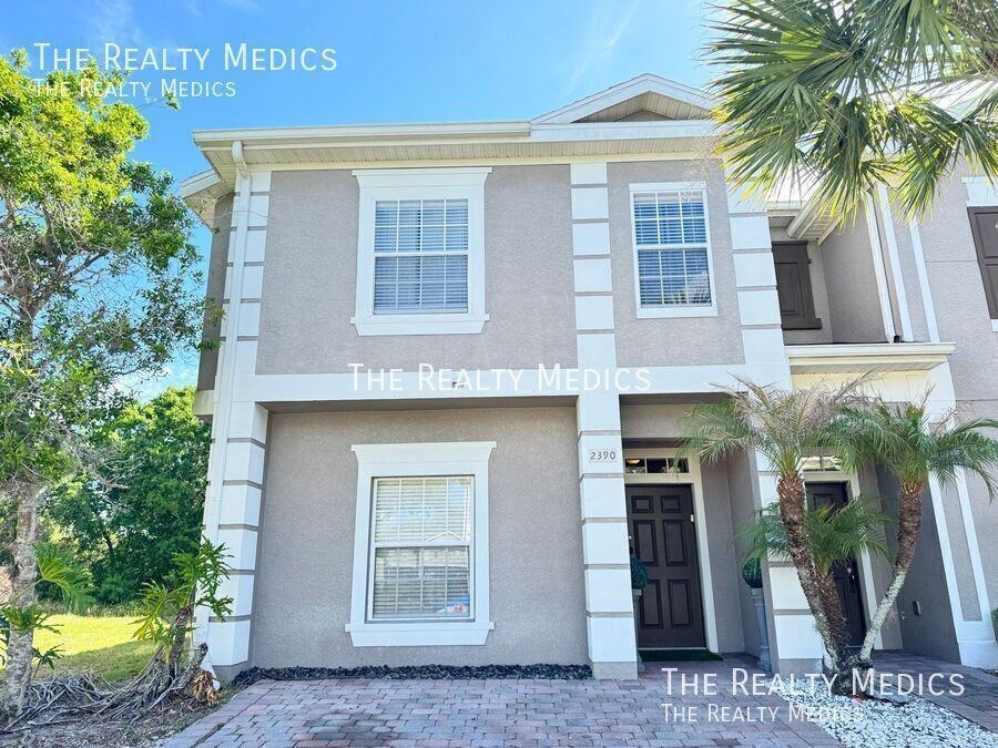2390 Caravelle Cir