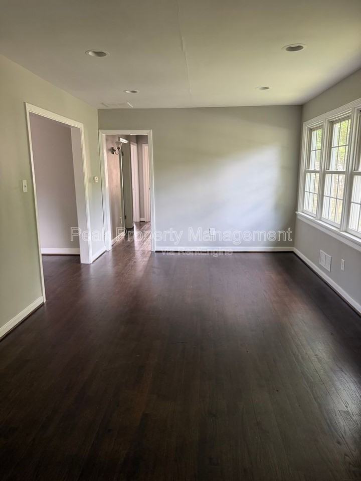 9014 Weldon Dr - Photo 4 of 10