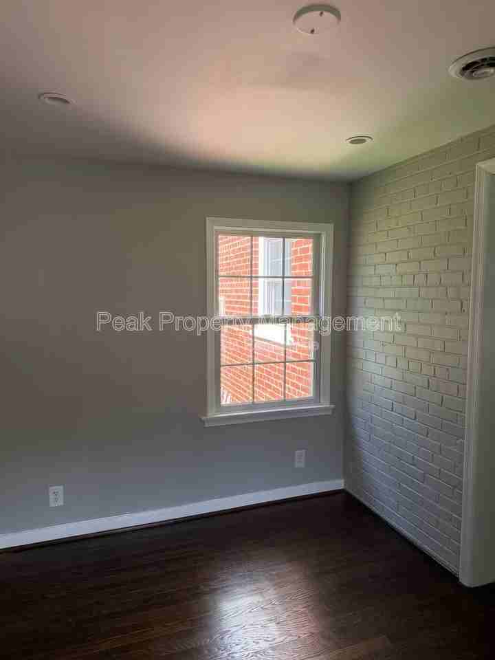 9014 Weldon Dr - Photo 5 of 10