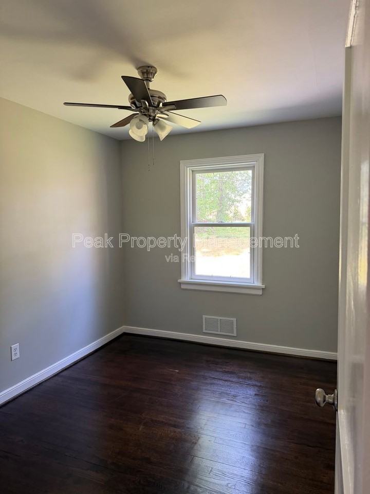 9014 Weldon Dr - Photo 7 of 10