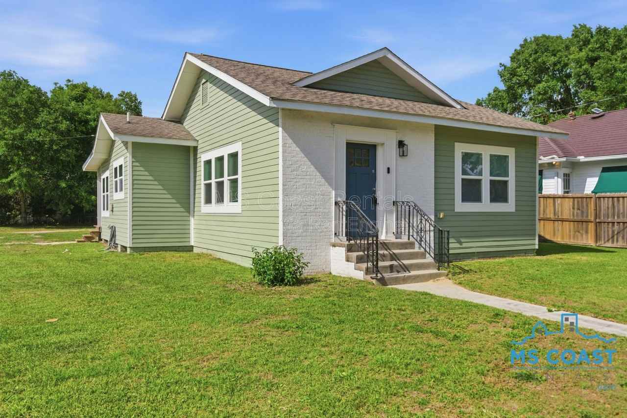 962 Thelma St - Photo 2 of 21