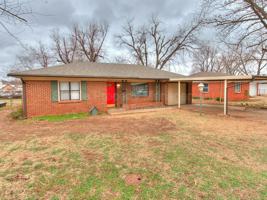 featured image of 409 E Hill Dr